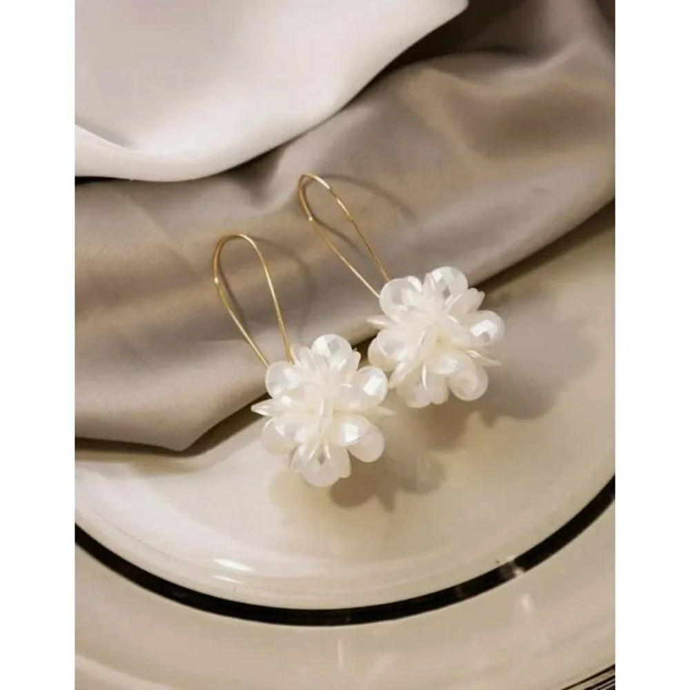 Boho White Flower Dangle Earrings Daisy Resin Gold‎ Plated Bridal
